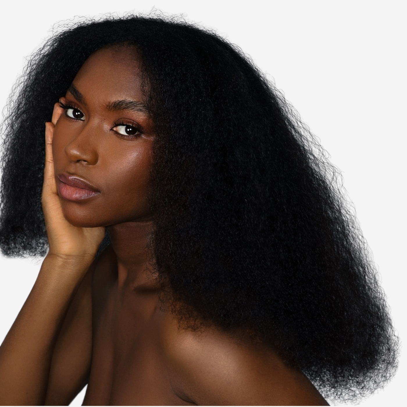 Tes cheveux poussent déjà. Apprends à garder ta longueur.